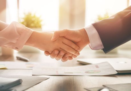 shaking hands bd680b87